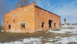 Здание кормоцеха, Брагинский р-н, д. Верхние Жары