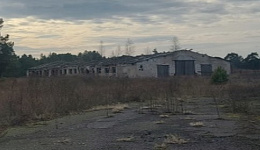Здание фермы , Брагинский р-н,  д. Нижние Жары