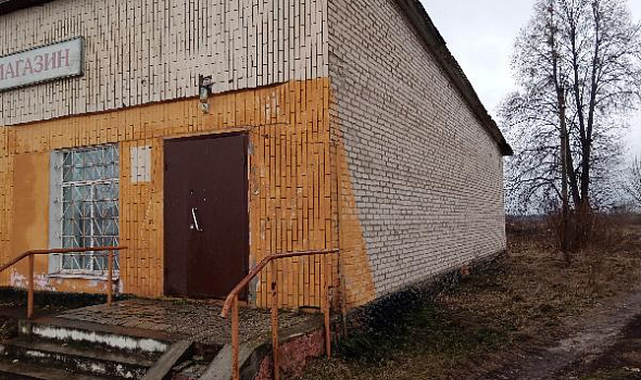 Здание магазина, д. Лучицы 