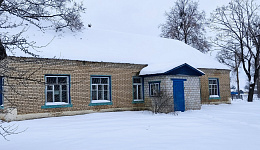 Здание сельской библиотеки, д. Хутор, ул. Комсомольская, 15Б