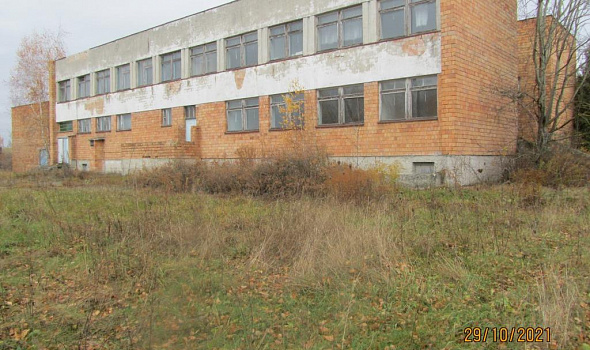 Здание школы, д. Ивановка, ул. Поселок, 52
