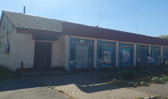 Здание магазина, д. Октябрь, ул. Молодёжная, 92