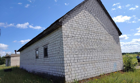 Здание школы с гаражом и насосной станцией, аг. Якимовичи, ул. Советская, 82