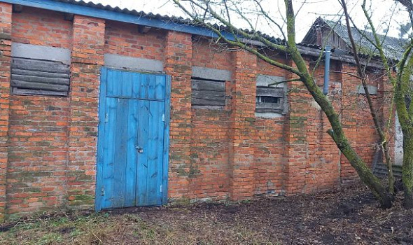 Здание фельдшерско-акушерского пункта с сараем, д. Прокоповка, ул. Колхозная, 1