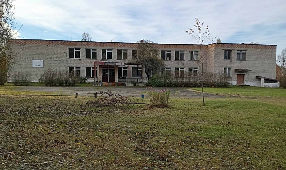 Здание школы, д. Новые Головчицы, ул. Школьная, 2В
