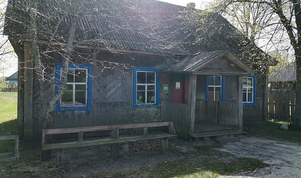 Здание сельского клуба, д. Картыничи, ул. Советская, 14