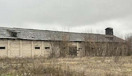 Здание зернохранилища, д. Озерщина