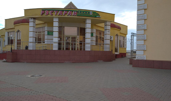 Одноэтажное кирпичное здание ресторана с подвалом, Гомельская обл., г. Жлобин, пл. Привокзальная 