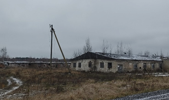 здание свинарника-откормочника, Лельчицкий р-н,  д. Чияне