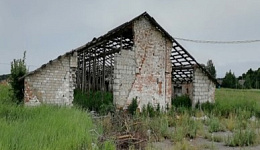 Комплекс зданий МТФ "Комаровичи" (3 объекта), Гомельская обл., Петриковский р-н, Комаровичский с/с, аг. Комаровичи, вблизи ул. Песчаная