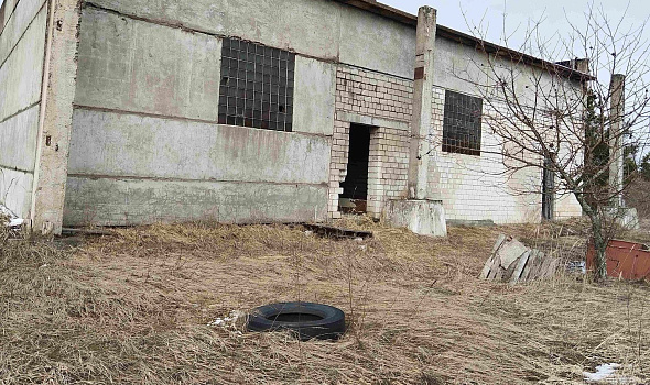 Комплекс зданий, Сосновоборский поссовет, юго-западнее 0,3 км. ст. Жердь