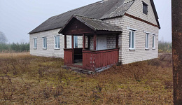 Здание клуба, д. Науть, ул. Советская, 16