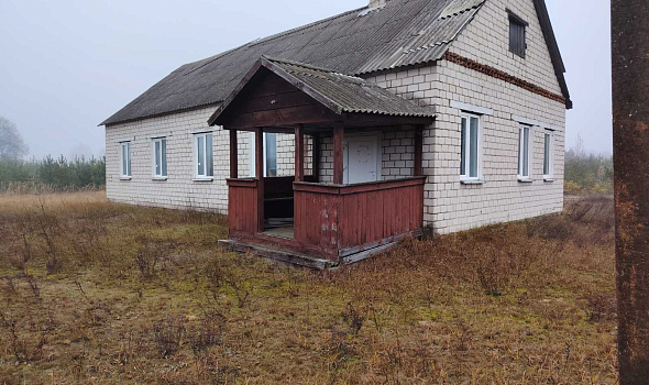 Здание клуба, д. Науть, ул. Советская, 16