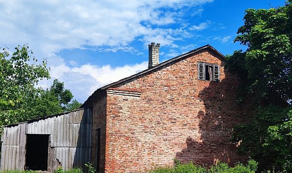 Здание магазина, д. Карловка