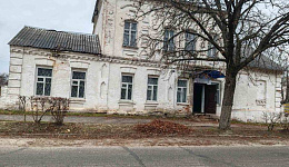 Здание бывшего КБО, г.п. Паричи, пл. Майская, 2