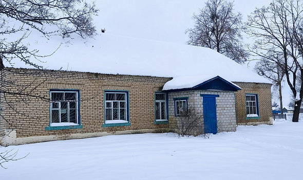 Здание сельской библиотеки, д. Хутор, ул. Комсомольская, 15Б