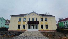 Здание районного методического центра народного творчества, г.п. Октябрьский, ул. Советская, 62